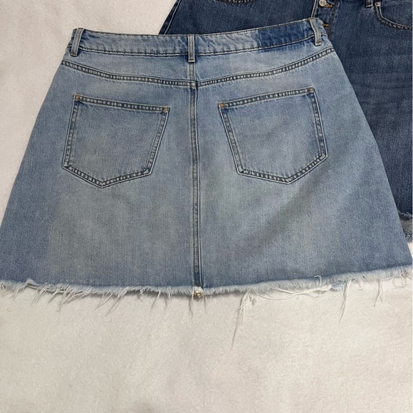 BUNDLE OF 2 DENIM MINI SKIRTS BY DYNAMITE SIZE LARGE - Picture 3 of 11